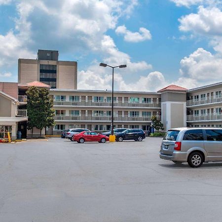 Econo Lodge Downtown Louisville Ngoại thất bức ảnh