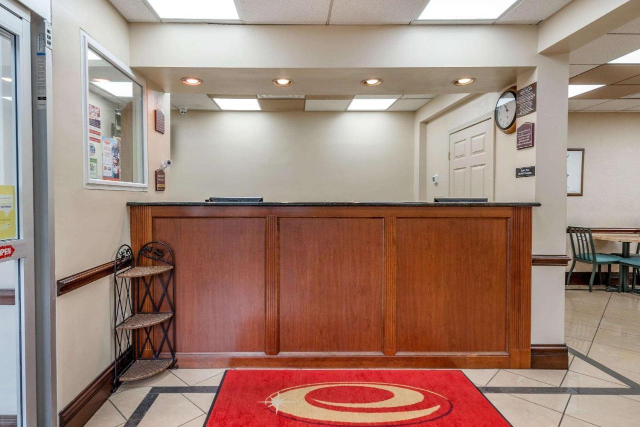 Econo Lodge Downtown Louisville Ngoại thất bức ảnh